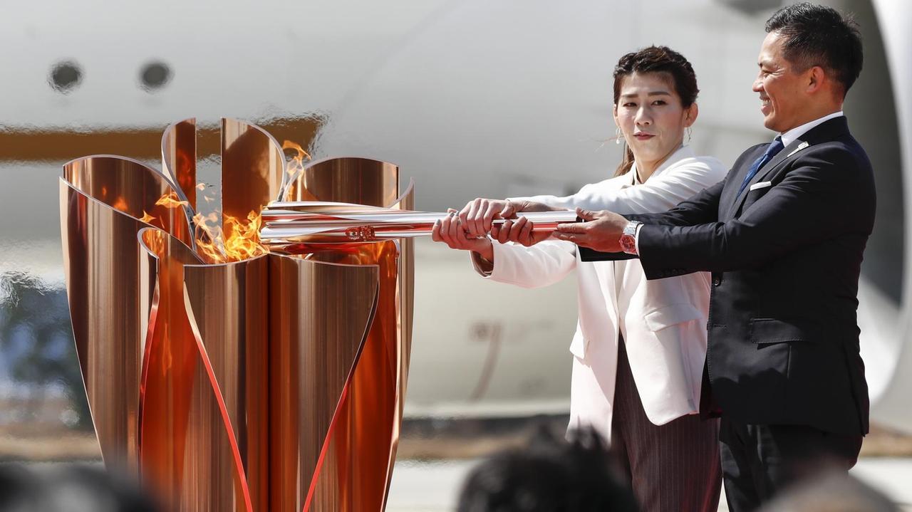 Ankunft des olympischen Feuers in Matsushima in Japan Ankunft des olympischen Feuers in Matsushima in Japan