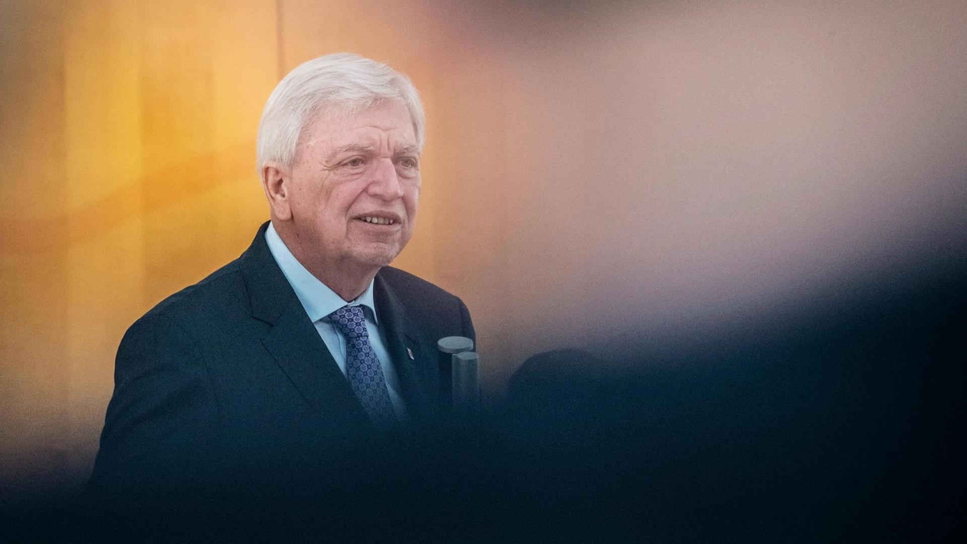 Ministerpräsident Bouffier spricht im Wiesbadener Landtag Ministerpräsident Bouffier spricht im Wiesbadener Landtag