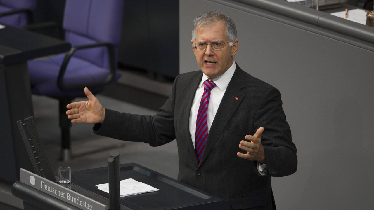 Michael Schlecht, wirtschaftspolitischer Sprecher der Linken Michael Schlecht, wirtschaftspolitischer Sprecher der Linken