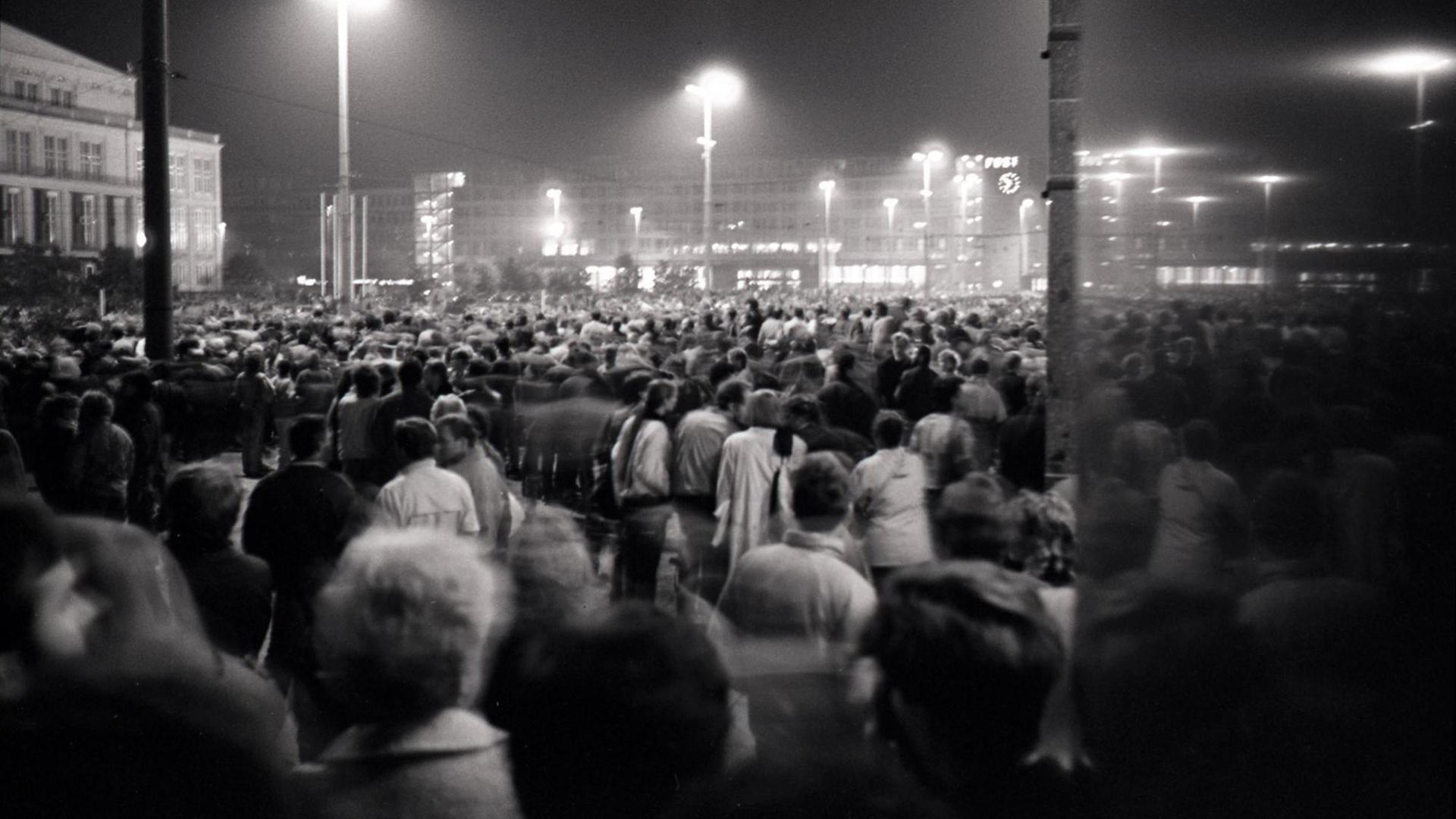 Bild von der Montagsdemonstration in Leipzig am 9. Oktober 1989 Bild von der Montagsdemonstration in Leipzig am 9. Oktober 1989