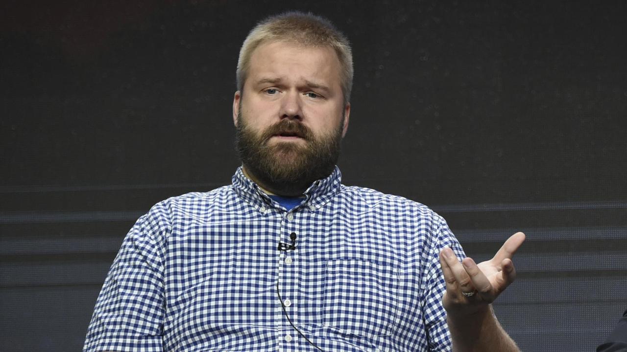 Der Comicautor Robert Kirkman, Verfasser von 193 Ausgaben des Kultcomics "The Walking Dead", nimmt an einem Panel des US-TV-Sender AMC teil (29. Juli 2017). Der Comicautor Robert Kirkman, Verfasser von 193 Ausgaben des Kultcomics "The Walking Dead", nimmt an einem Panel des US-TV-Sender AMC teil (29. Juli 2017).