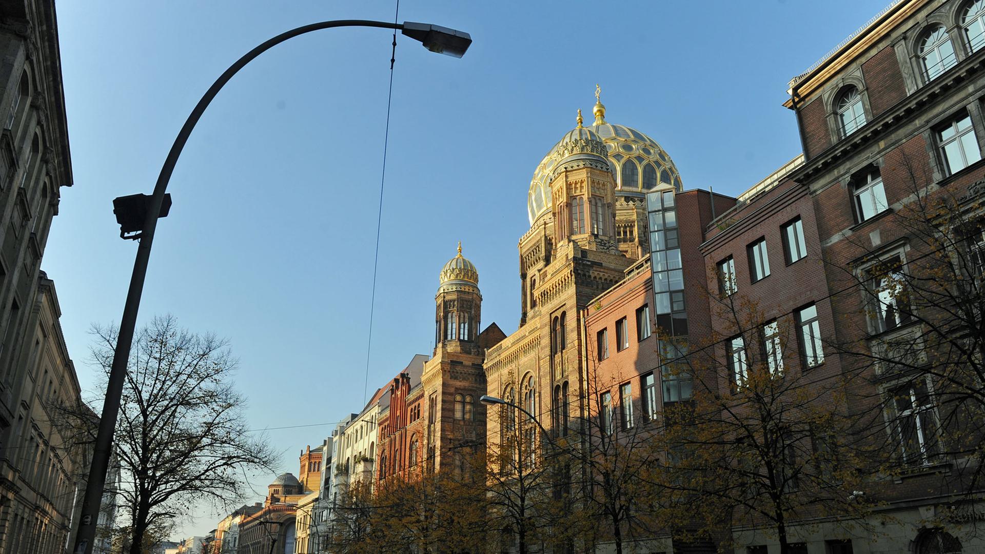 Die Neue Synagoge in der Oranienburger Straße in Berlin mit dem Sitz der Verwaltung der Jüdischen Gemeinde Die Neue Synagoge in der Oranienburger Straße in Berlin mit dem Sitz der Verwaltung der Jüdischen Gemeinde