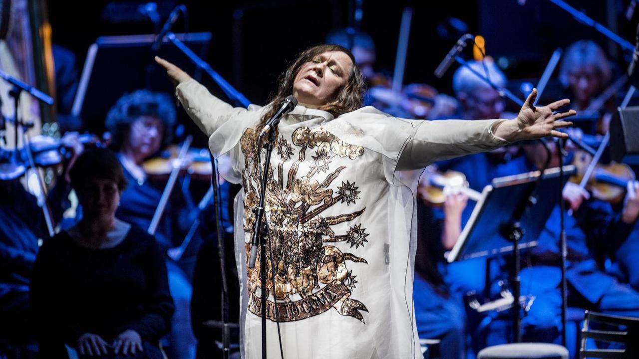 Die britische Sängerin Anohni bei einem Konzert in der Aarhus Music Hall in Dänemark.