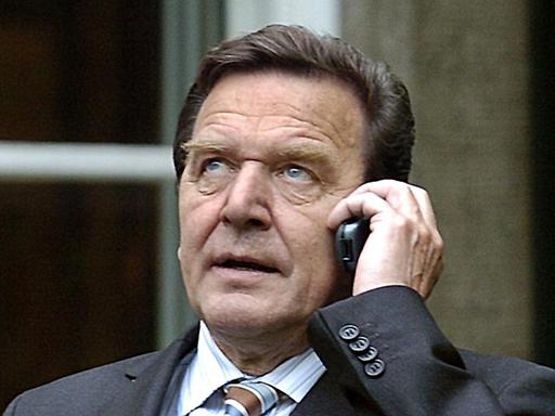 Gerhard Schröders Telefon soll seit 2002 überwacht worden sein.