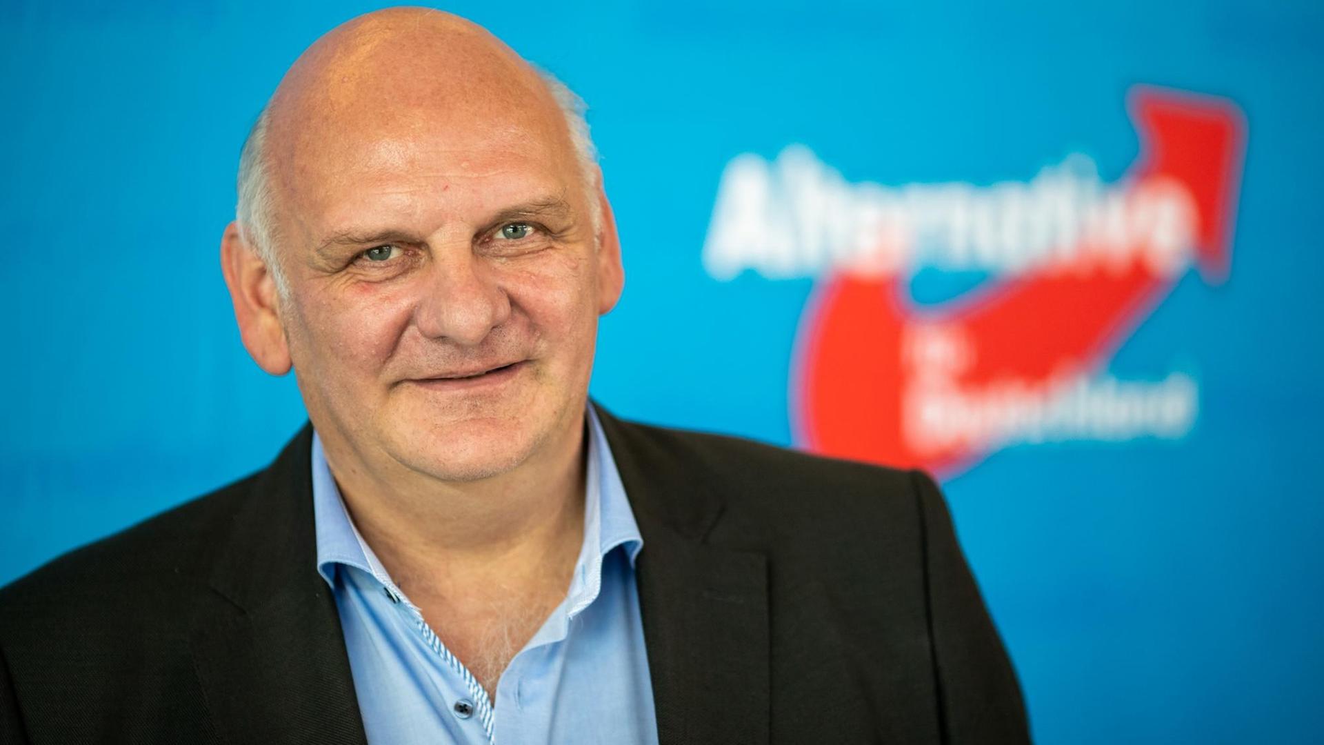 09.06.2018, Bayern, Nürnberg: Franz Bergmüller, Bezirksvorsitzender der AfD in Oberbayern, aufgenommen während des Landesparteitags der Partei. Foto: Daniel Karmann/dpa | Verwendung weltweit 09.06.2018, Bayern, Nürnberg: Franz Bergmüller, Bezirksvorsitzender der AfD in Oberbayern, aufgenommen während des Landesparteitags der Partei. Foto: Daniel Karmann/dpa | Verwendung weltweit