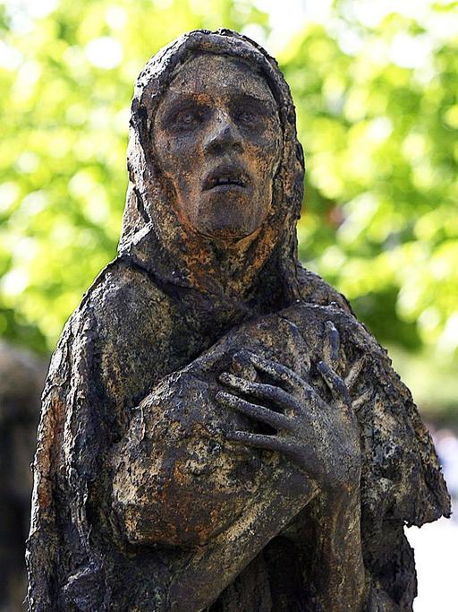 Die Skulpturen des "Irish Famine Memorial" in der irischen Hauptstadt Dublin