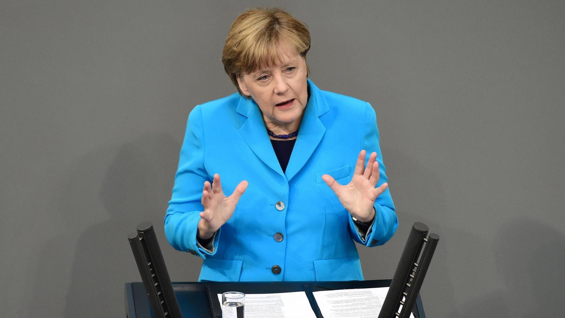 Bundeskanzlerin Angela Merkel während der Generaldebatte über den Haushalt 2016 im Deutschen Bundestag. Bundeskanzlerin Angela Merkel während der Generaldebatte über den Haushalt 2016 im Deutschen Bundestag.