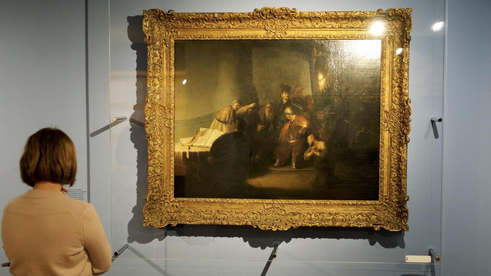 Rembrandts Gemälde in der Ausstellung "jews money myth" im Jüdischen Museum London Rembrandts Gemälde in der Ausstellung "jews money myth" im Jüdischen Museum London