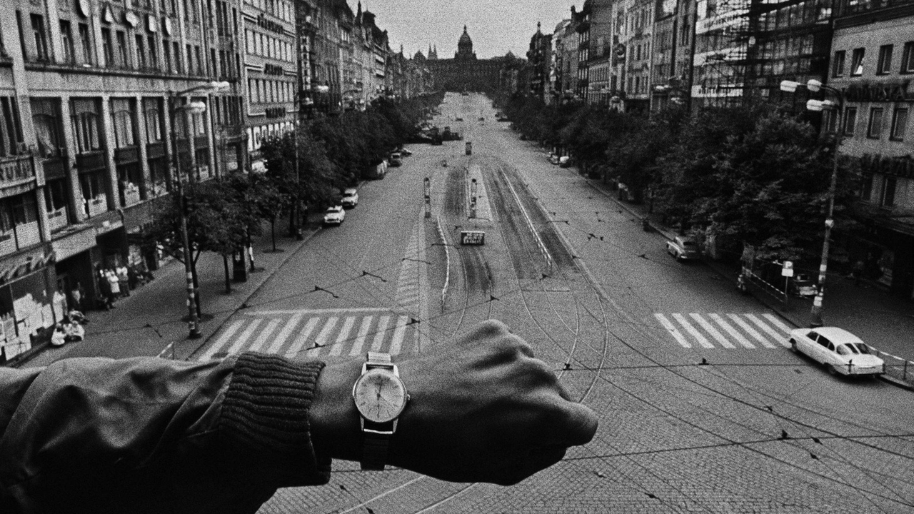 Ein Foto von Josef Koudelka, kurz vor dem Einmarsch der sowjetischen Truppen in Prag Ein Foto von Josef Koudelka, kurz vor dem Einmarsch der sowjetischen Truppen in Prag