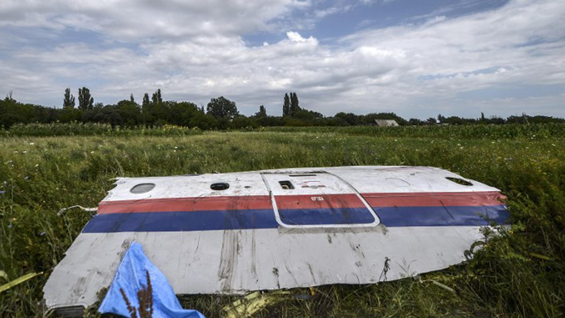 Ein Teil des Wracks der Passagiermaschine, die in der Ukraine abgeschossen wurde