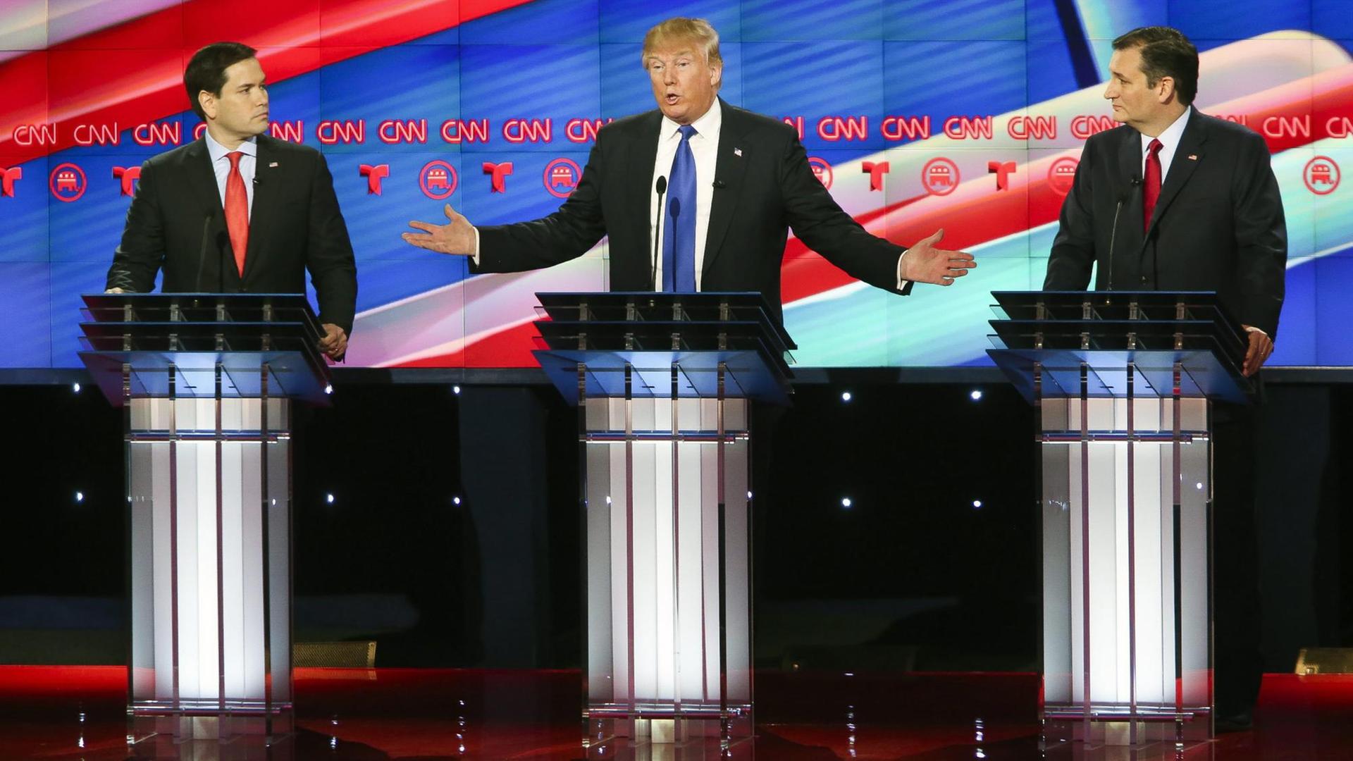 Marco Rubio, Donald Trump und Ted Cruz (v.l.) bei der TV-Debatte der Republikaner vor dem Super Tuesday Marco Rubio, Donald Trump und Ted Cruz (v.l.) bei der TV-Debatte der Republikaner vor dem Super Tuesday