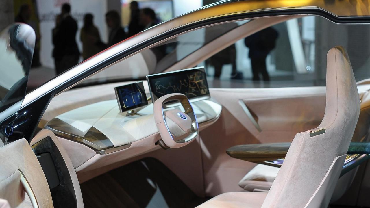 Cockpit eines BMW-Prototypen auf dem Mobile World Congress 2019