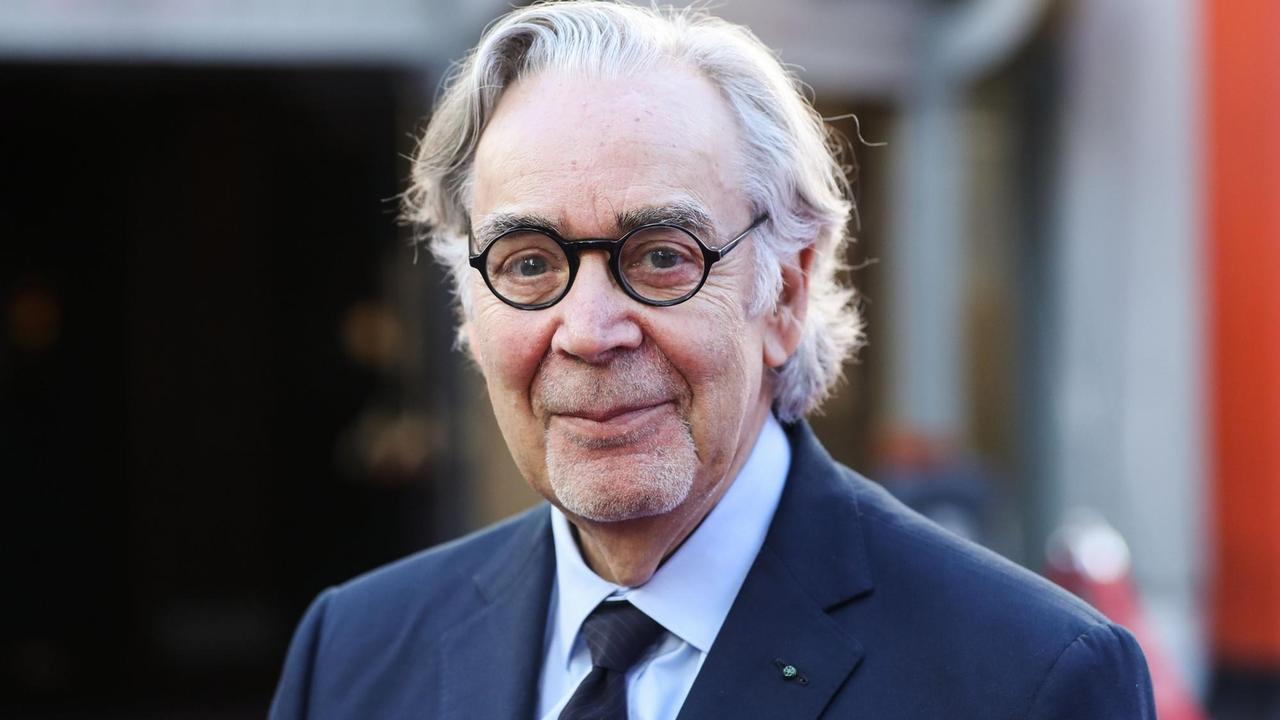 Der Filmkomponist Howard Shore. Er trägt einen Anzug und eine dunkle Brille. Der Filmkomponist Howard Shore. Er trägt einen Anzug und eine dunkle Brille.