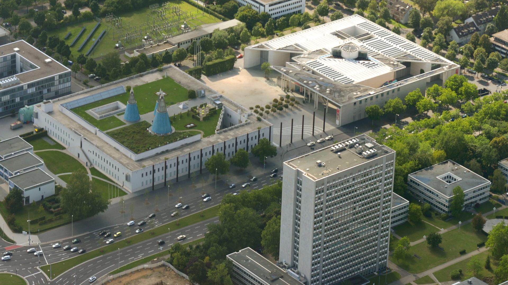 Luftaufnahme der Bundeskunsthalle und des Hauses der Geschichte in Bonn Luftaufnahme der Bundeskunsthalle und des Hauses der Geschichte in Bonn