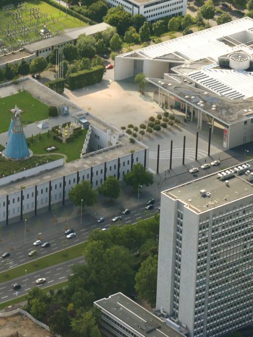 Luftaufnahme der Bundeskunsthalle und des Hauses der Geschichte in Bonn