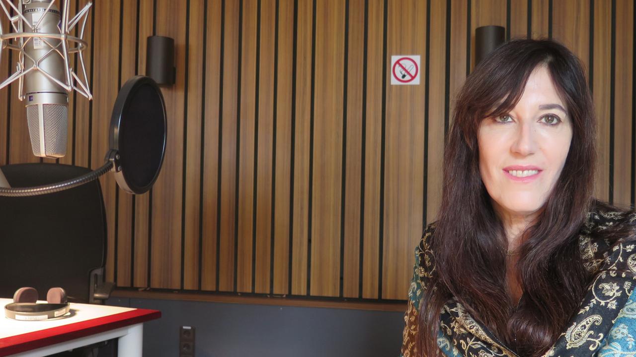 Die Schriftstellerin Zeruya Shalev im Studio von Deutschlandfunk Kultur Die Schriftstellerin Zeruya Shalev im Studio von Deutschlandfunk Kultur