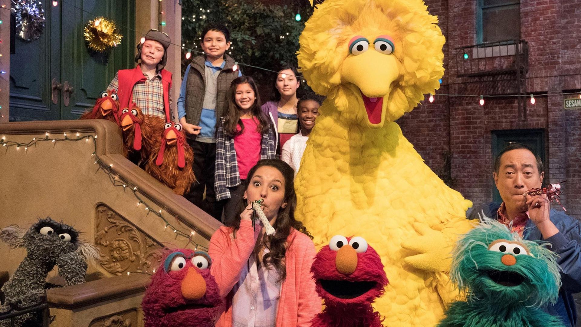 Elmo, Big Bird ("Bibo") und andere Figuren der Kinderserie "Sesamstraße". Elmo, Big Bird ("Bibo") und andere Figuren der Kinderserie "Sesamstraße".