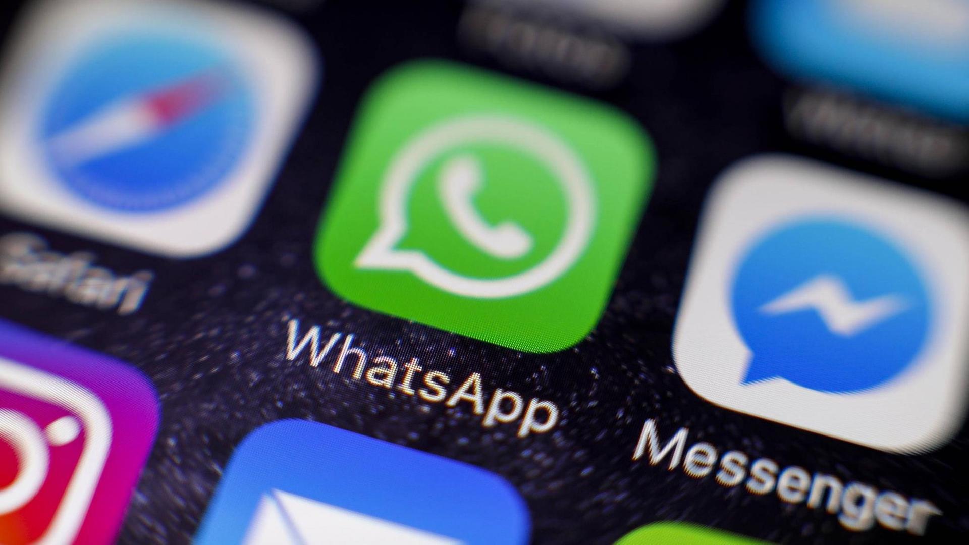 Hamburg, 17. November 2016 - WhatsApp-Icon auf einem auf einem iPhone PUBLICATIONxINxGERxSUIxAUTxHUNxONLY Hamburg 17 November 2016 Whatsapp Icon on a on a iPhone PUBLICATIONxINxGERxSUIxAUTxHUNxONLY Hamburg, 17. November 2016 - WhatsApp-Icon auf einem auf einem iPhone PUBLICATIONxINxGERxSUIxAUTxHUNxONLY Hamburg 17 November 2016 Whatsapp Icon on a on a iPhone PUBLICATIONxINxGERxSUIxAUTxHUNxONLY