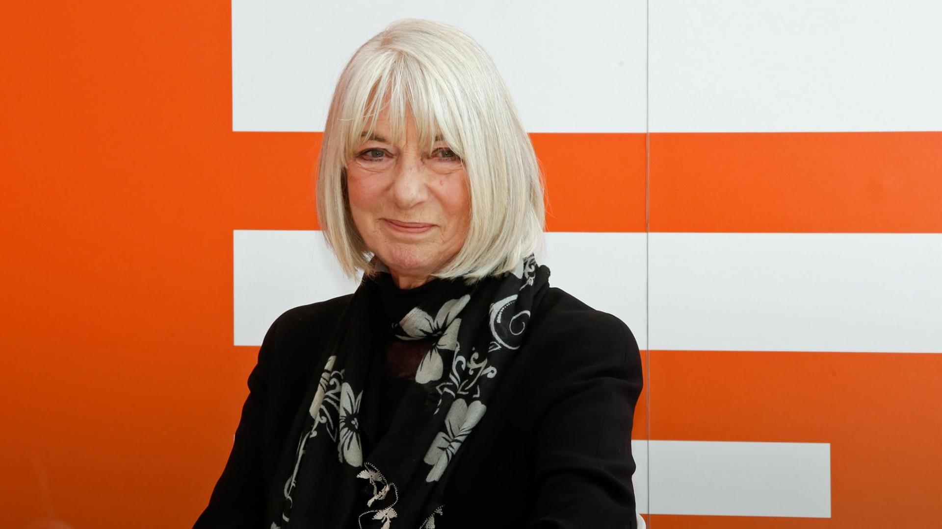 Die Schauspielerin, Sängerin und Autorin Erika Pluhar im Gespräch mit Susanne Führer über "Anna - Eine Kindheit" auf der Leipziger Buchmesse 2019 Die Schauspielerin, Sängerin und Autorin Erika Pluhar im Gespräch mit Susanne Führer über "Anna - Eine Kindheit" auf der Leipziger Buchmesse 2019
