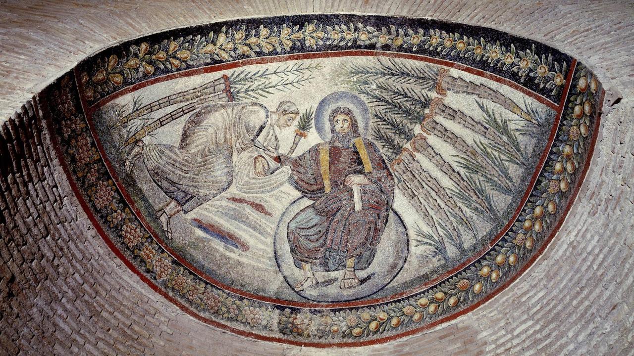 Ein Mosaik in der Apsis der römischen Kirche Santa Costanza aus konstantinischer Zeit zeigt Jesus Christus
