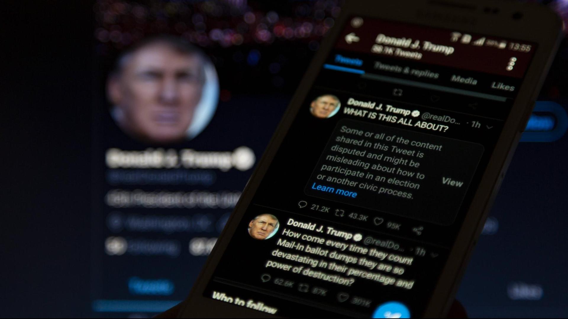 Ein von Twitter als möglicherweise irreführend markierter Kommentar von US-Präsident Trump Ein von Twitter als möglicherweise irreführend markierter Kommentar von US-Präsident Trump