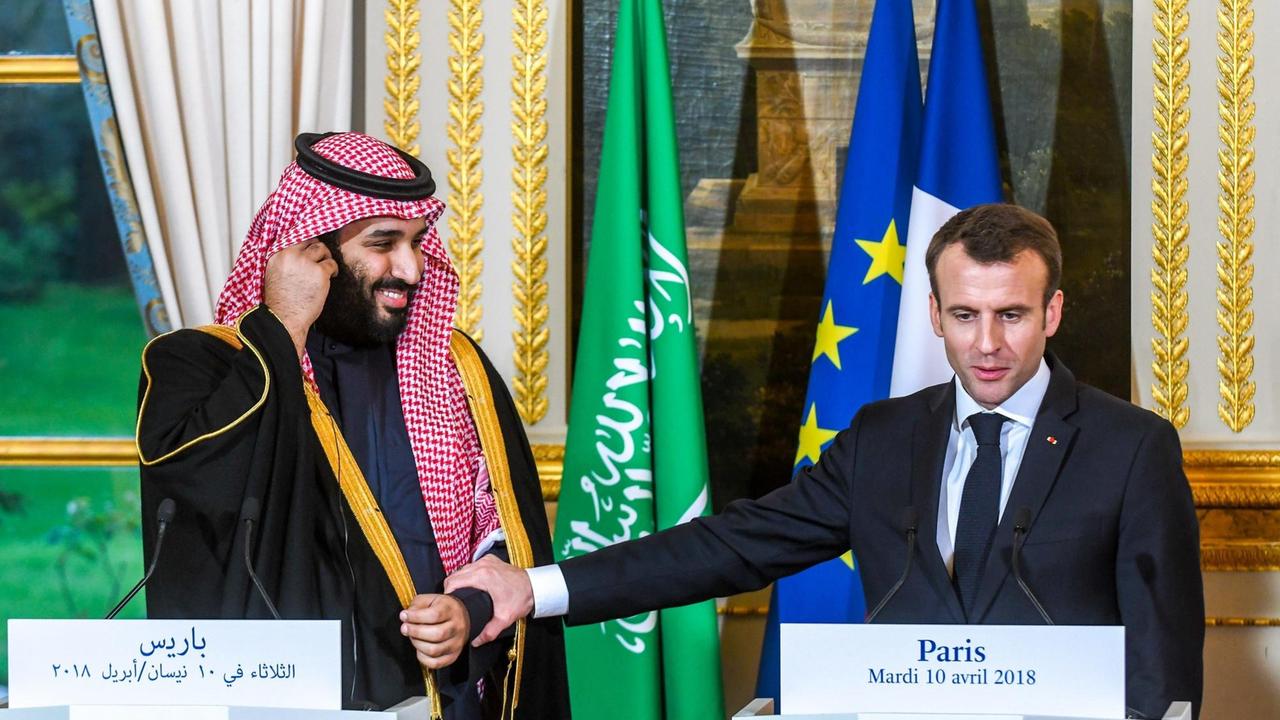 Macron (r.) mit Kronprinz bin Salman im April 2018 im Élysée-Palast in Paris Macron (r.) mit Kronprinz bin Salman im April 2018 im Élysée-Palast in Paris