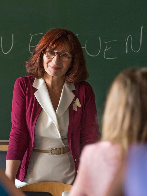 Ariane Ascaride als Lehrerin Madame Anne in einer Szene des Kinofilms "Die Schüler der Madame Anne". Der Film kommt am 05.11.2015 in die deutschen Kinos.