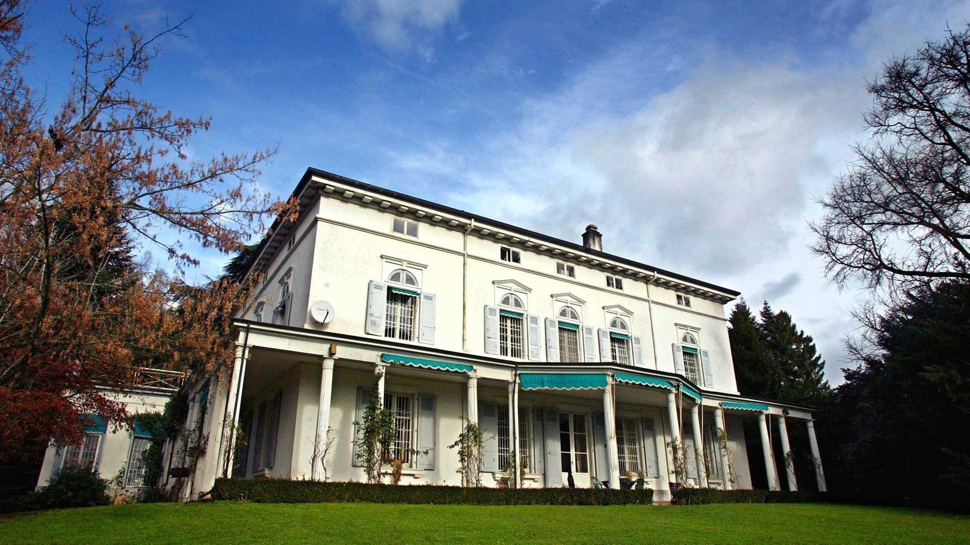 In Charlie Chaplins Villa Manoir de Ban in Corsier-on-Vevey (Schweiz) wird mit Chaplin's World am 17.4.2016 ein Museum eröffnet, das an den berühmten britischen Komiker erinnert. In Charlie Chaplins Villa Manoir de Ban in Corsier-on-Vevey (Schweiz) wird mit Chaplin's World am 17.4.2016 ein Museum eröffnet, das an den berühmten britischen Komiker erinnert.