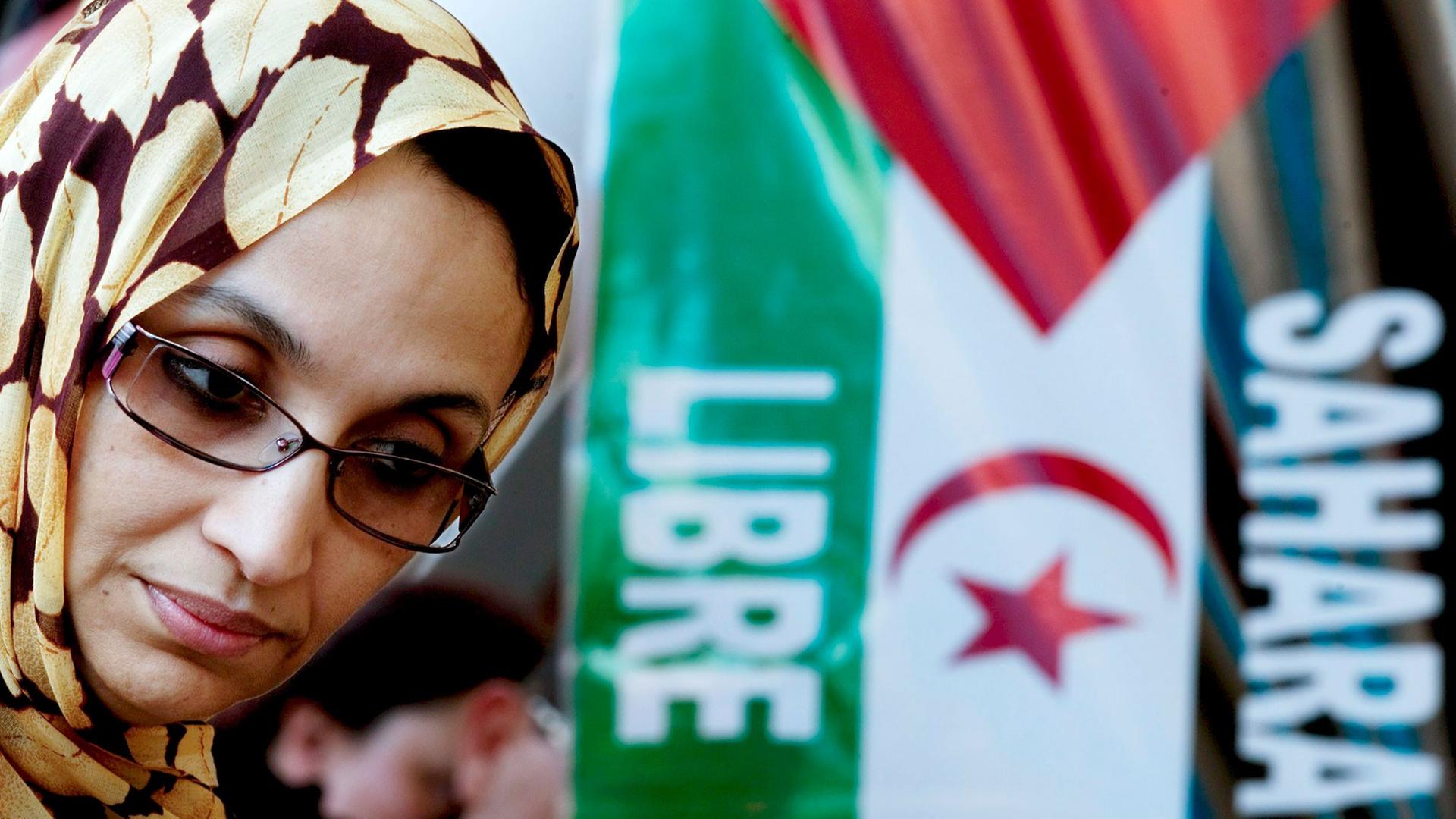 Aminetu Haidar ist die bekannteste Aktivistin für eine von Marokko unabhängige Westsahara. Aminetu Haidar ist die bekannteste Aktivistin für eine von Marokko unabhängige Westsahara.