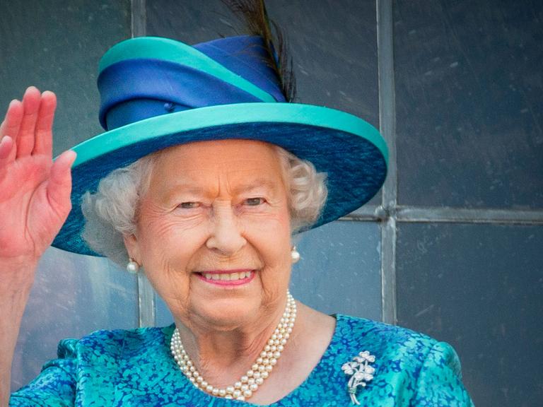 Queen Elizabeth II., aufgenommen am 26.6.2015 vor dem Frankfurter Rathaus während ihres Staatsbesuch in Deutschland
