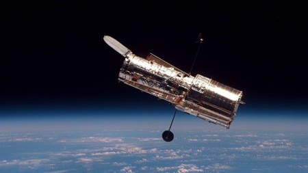 Das Hubble-Weltraumteleskop in der Umlaufbahn Das Hubble-Weltraumteleskop in der Umlaufbahn
