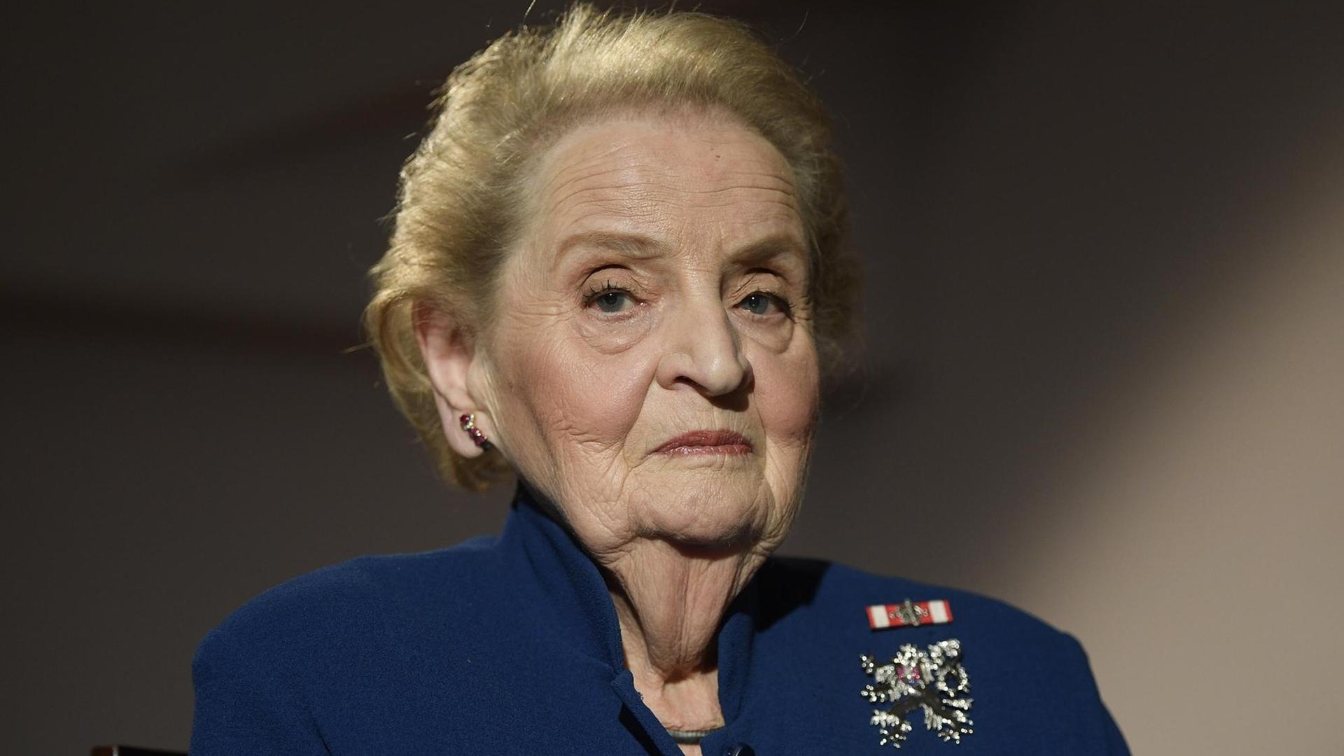 Das Bild zeigt die ehemalige Außenministerin der USA, Madeleine Albright. Das Bild zeigt die ehemalige Außenministerin der USA, Madeleine Albright.