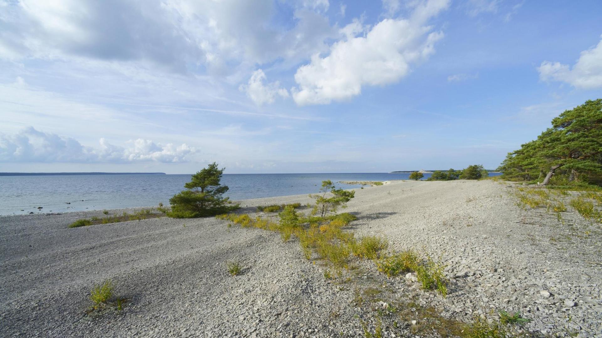 Kiesstrand auf Faroe, Schweden, Helgumannen, Gotland. Kiesstrand auf Faroe, Schweden, Helgumannen, Gotland.