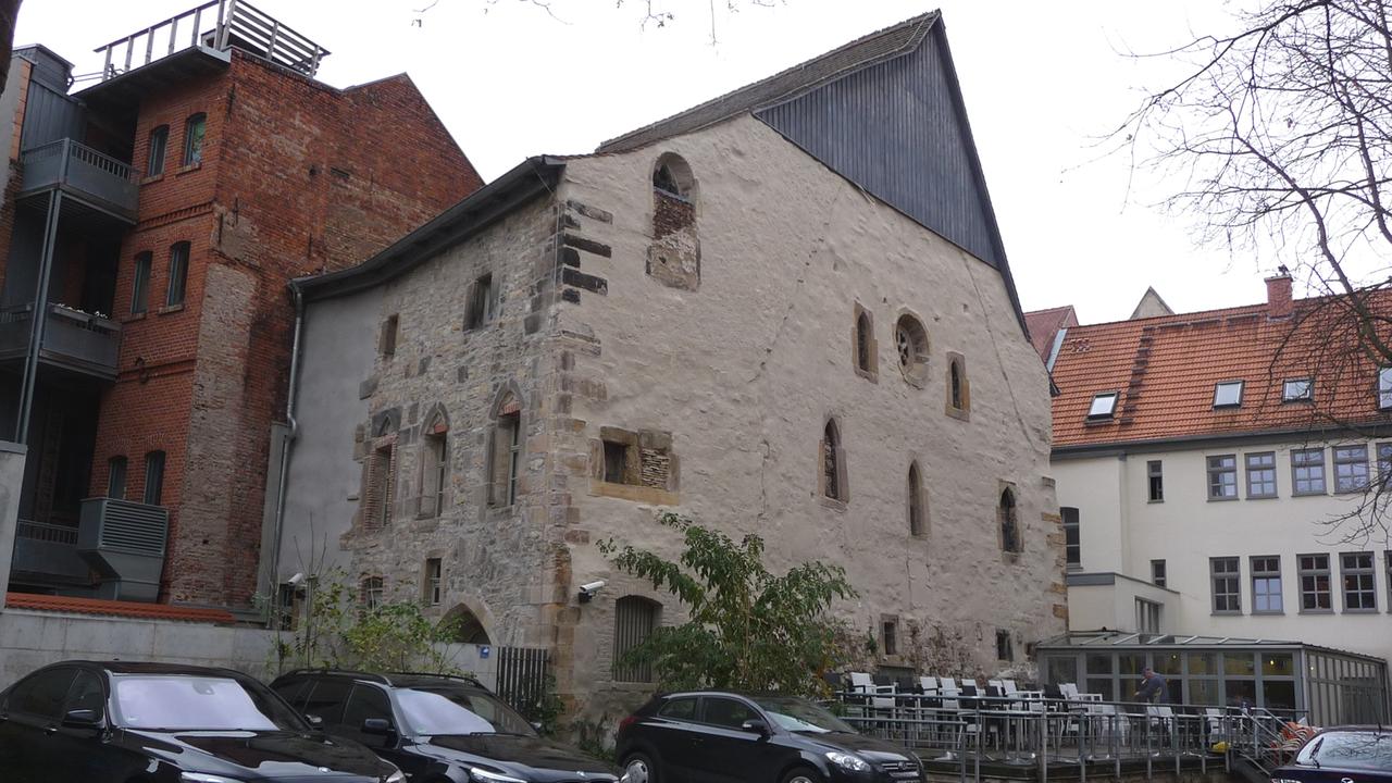 Die "Alte Synagoge" aus dem 11. Jahrhundert in der Altstadt von Erfurt Die "Alte Synagoge" aus dem 11. Jahrhundert in der Altstadt von Erfurt