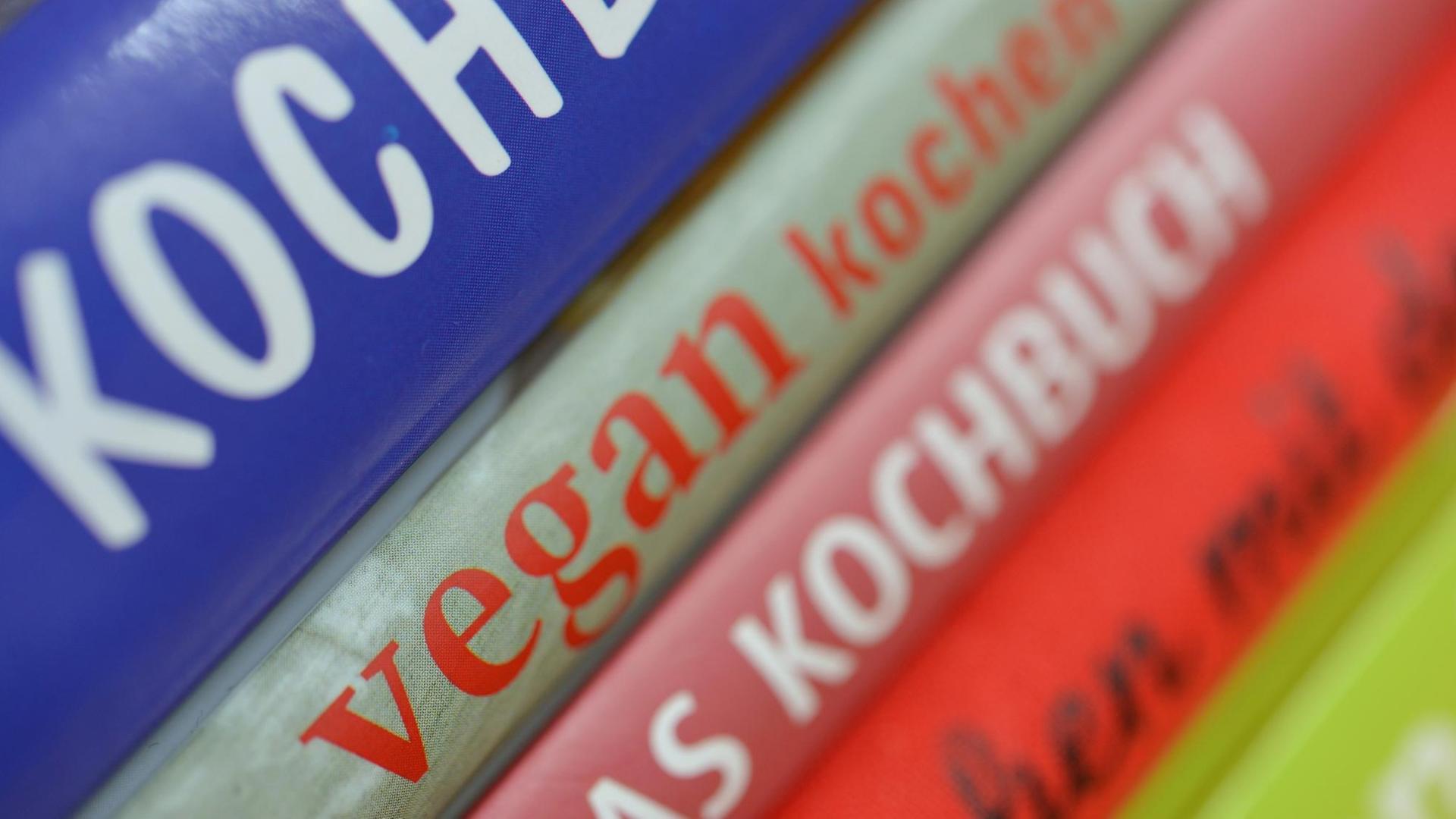 Ein Stapel Kochbücher Ein Stapel Kochbücher