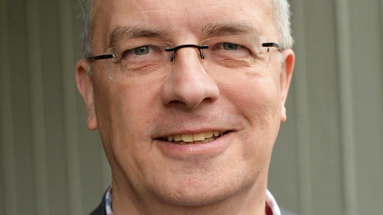 Markus Löning war bis 2014 Menschenrechtsbeauftragter der Bundesregierung, berät heute zahlreiche Nichtregierungsorganisationen in Bürgerrechtsfragen und ist Direktor des Privacy Project bei der Denkfabrik Stiftung Neue Verantwortung. Markus Löning war bis 2014 Menschenrechtsbeauftragter der Bundesregierung, berät heute zahlreiche Nichtregierungsorganisationen in Bürgerrechtsfragen und ist Direktor des Privacy Project bei der Denkfabrik Stiftung Neue Verantwortung.