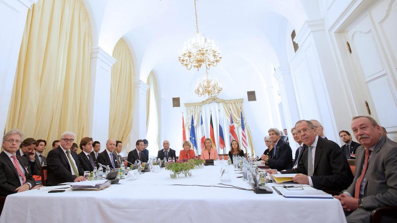Treffen der Unterhändler für das Atomabkommen mit dem Iran. Treffen der Unterhändler für das Atomabkommen mit dem Iran.