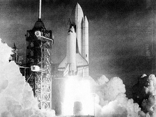 Den ersten Start eines Space Shuttles vollführte Columbia am 12.4.1981 vom Kennedy Space Center in Florida.