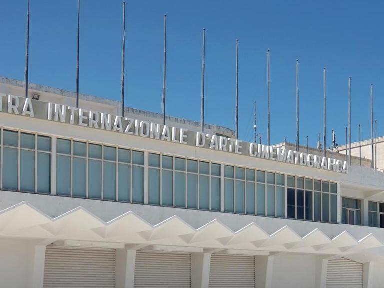 Das Festivalpalais - der Mostra Internazionale d'Arte Cinematografica - der Filmfestspiele Venedig