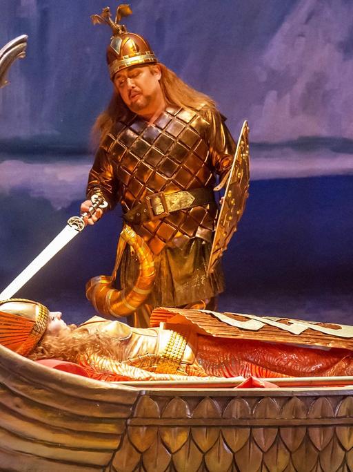 Marc Heller (Sigurd) und Ilia Papandreou (Brunehild) in der Oper "Sigurd" am Theater in Erfurt.