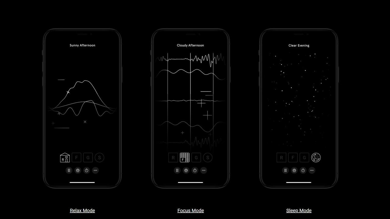 Blick auf die Oberfläche der App "Endel" auf drei Smartphones Blick auf die Oberfläche der App "Endel" auf drei Smartphones