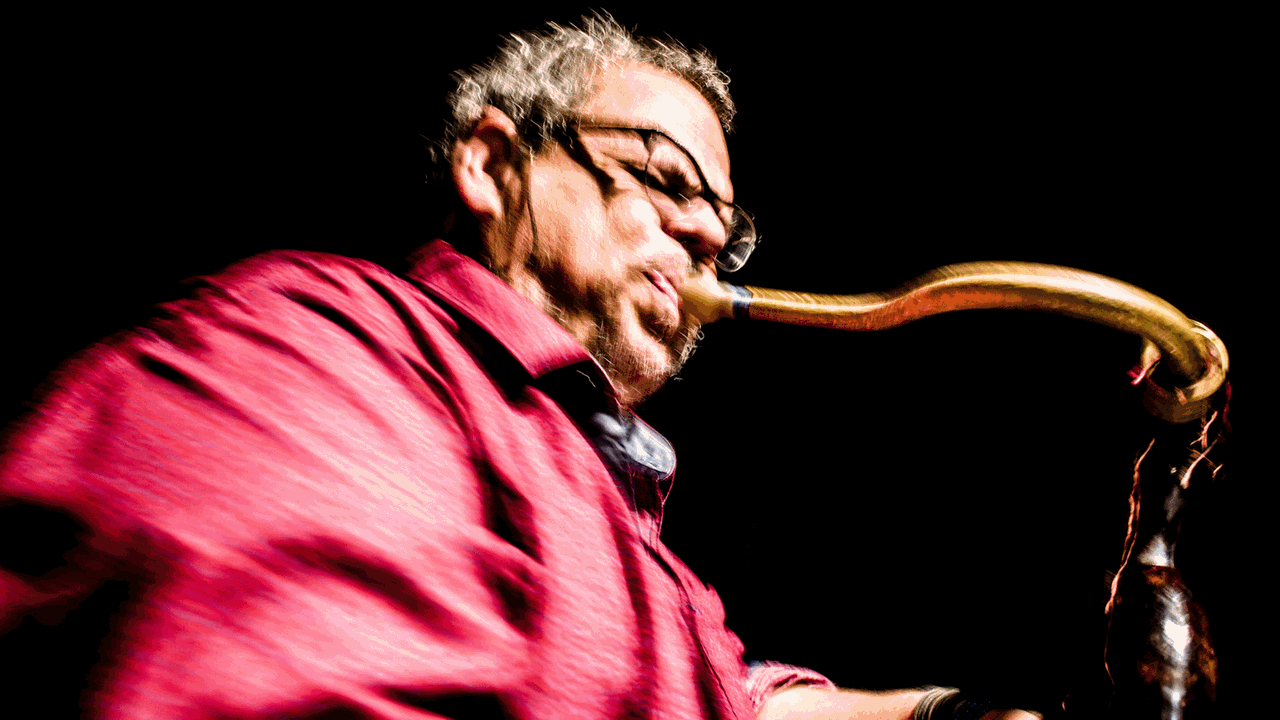 Der Serpent- und Tuba-Spieler Michel Godard Der Serpent- und Tuba-Spieler Michel Godard