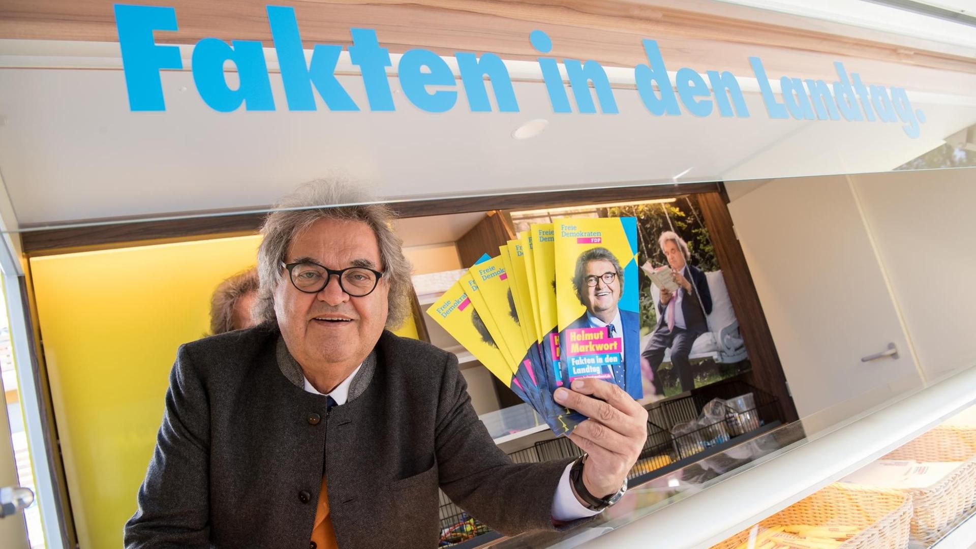 "Focus"-Gründer Helmut Markwort während seines Wahlkampfs für die FDP 2018. "Focus"-Gründer Helmut Markwort während seines Wahlkampfs für die FDP 2018.