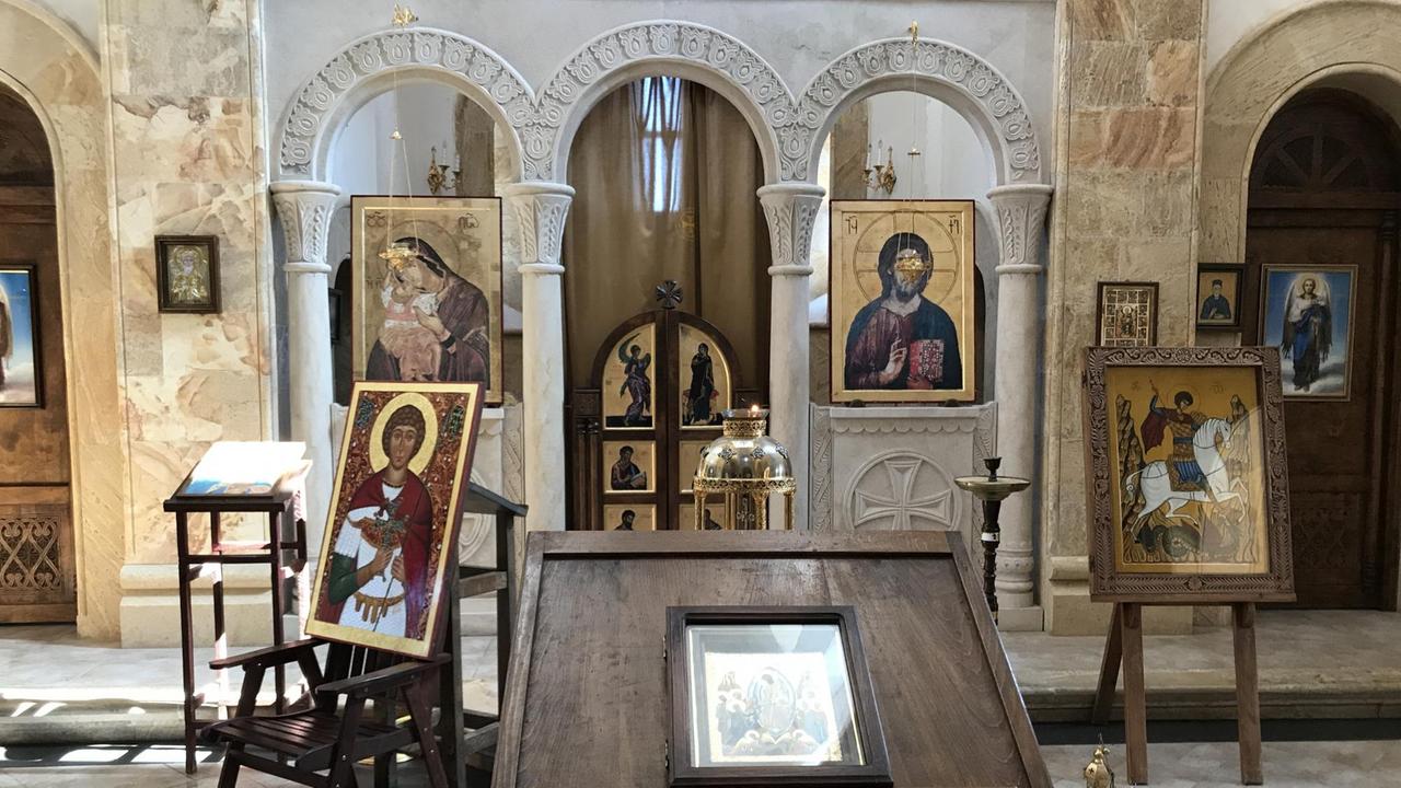 Der Innenraum der Kirche Kiketi bei Tiflis
