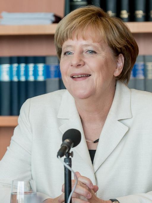 Bundeskanzlerin Angela Merkel am 3. Oktober 2015 im Kanzleramt beim Interview der Woche.