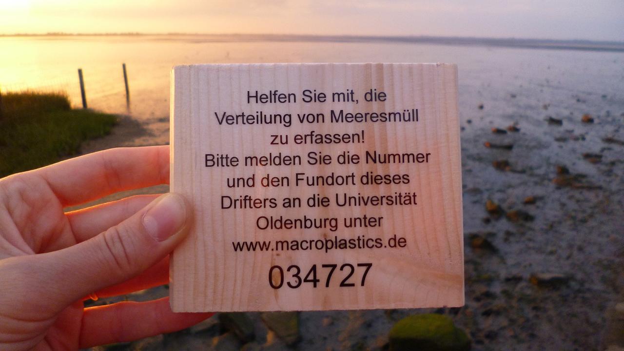 In den kommenden Wochen werden Wissenschaftler der Universität Oldenburg noch weitere solche Holzdrifter in der Nordsee aussetzen In den kommenden Wochen werden Wissenschaftler der Universität Oldenburg noch weitere solche Holzdrifter in der Nordsee aussetzen