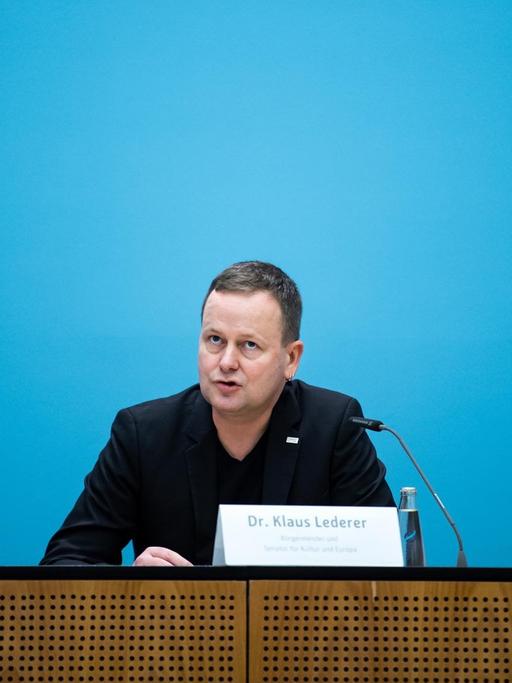 Klaus Lederer (Die Linke), Berliner Kultursenator, äußert sich bei der Pressekonferenz nach einer Sitzung des Berliner Senats. 01.12.2020