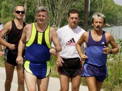 Ehemaliger Außenminister Joschka Fischer beim Joggen Ehemaliger Außenminister Joschka Fischer beim Joggen