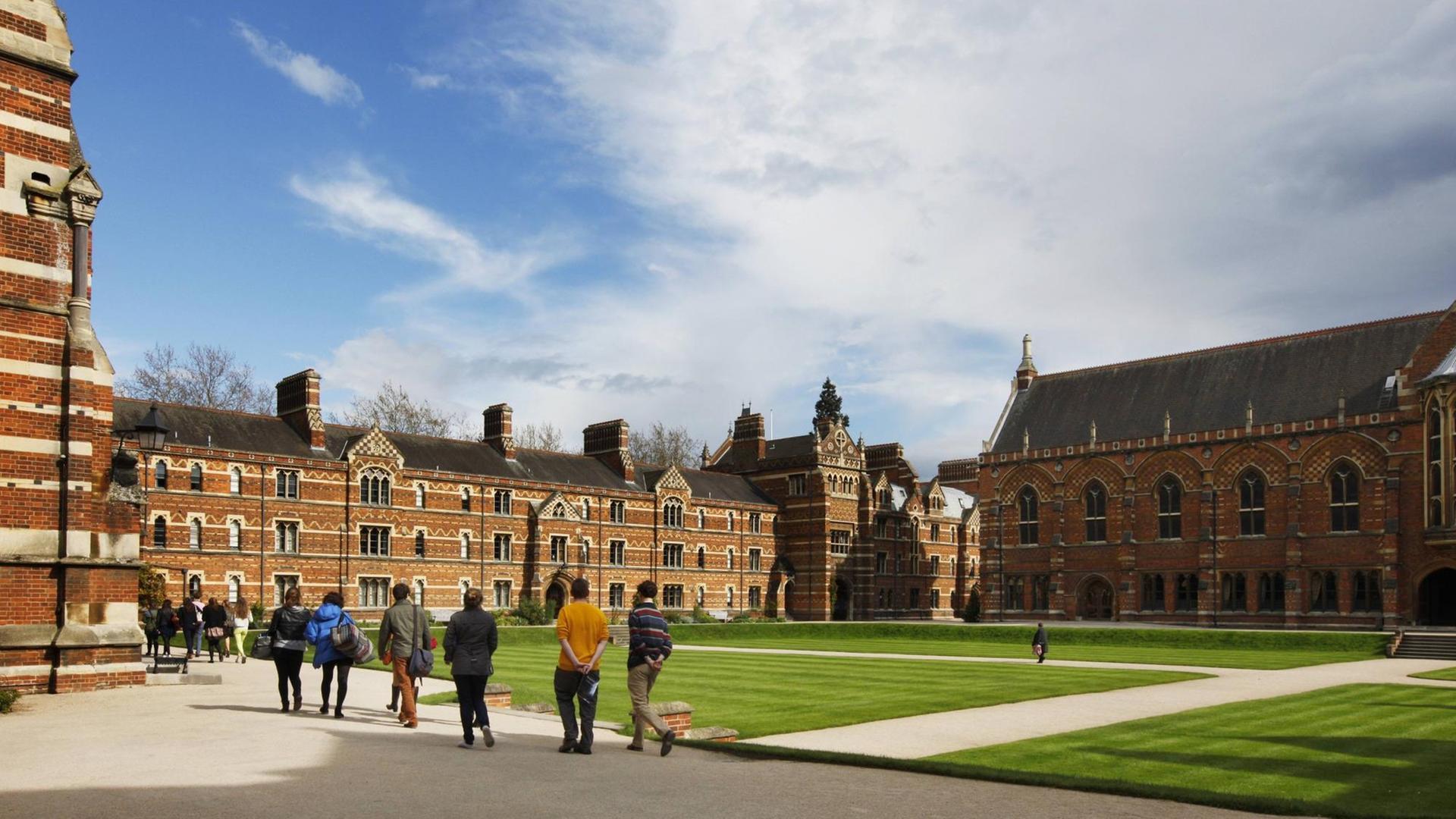 Campus des Keble College. Eines von 39 Colleges, die alle unabhängig sind und zusammen die University of Oxford bilden, 21.04.2012 Campus des Keble College. Eines von 39 Colleges, die alle unabhängig sind und zusammen die University of Oxford bilden, 21.04.2012
