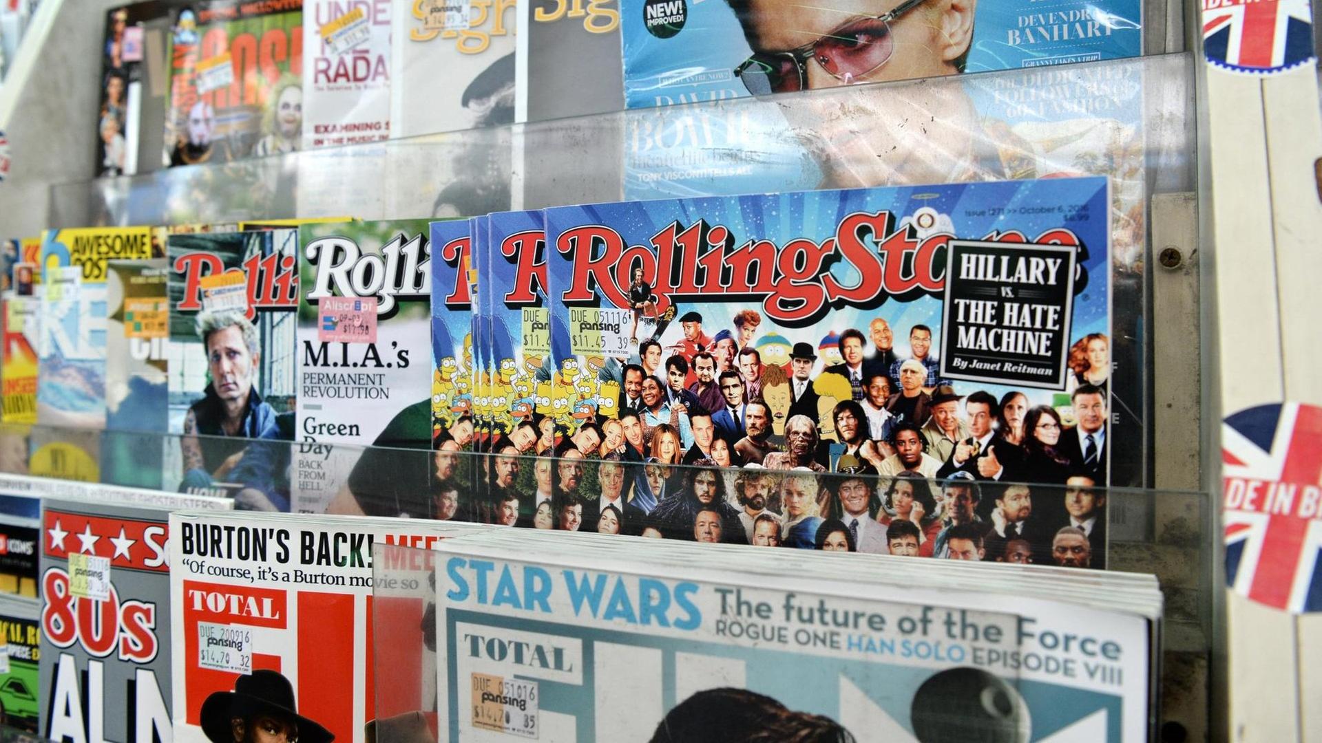 Das Magazin Rolling Stone an einem Zeitschriften-Shop in Singapur im September 2016 Das Magazin Rolling Stone an einem Zeitschriften-Shop in Singapur im September 2016